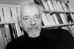 Paulo Coelho'dan Gezi Parkı'nda biber gazı tepkisi