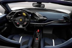 Ferrari 488 Pista Spider Konsol Görünüm