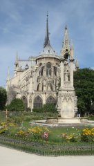 Notre Dame Kilisesi Arkadan Görünüş