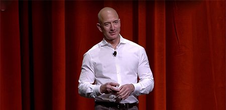 Amazonun Sahibi Jeff Bezos dünyanın ilk trilyoneri olma yolunda fakat bir çok insan bundan memnun değil