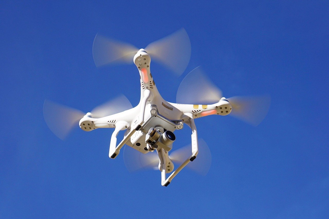 Bir Direniş Grubu, Rus Askeri Uçağının Üzerine Drone İndirdi. Görüntü İnanılmaz.