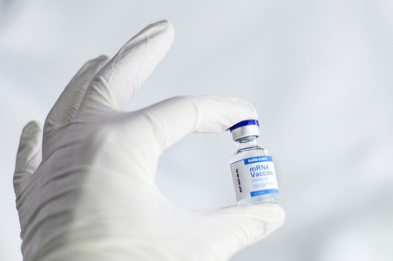 İstatistiklere Göre COVID Nedeniyle hastaneye yatışlarda Pfizer ve Moderna aşıları arasında büyük fark var (CDC)