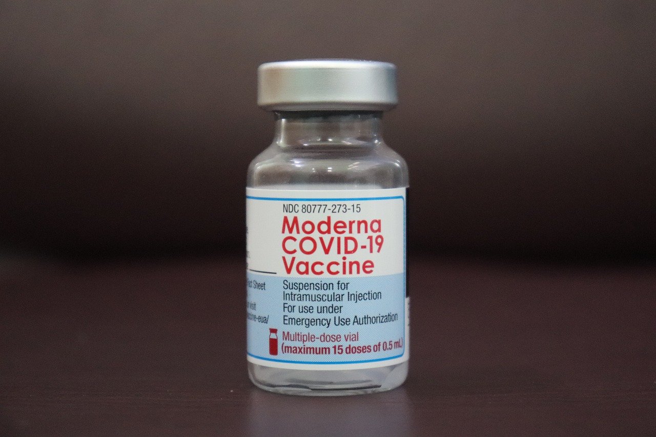 4 çizelge Moderna aşısı alanların neden Pfizer aşısı yaptıranlar kadar güçlendirici / Ek Aşıya ihtiyaç duymayabileceğini gösteriyor