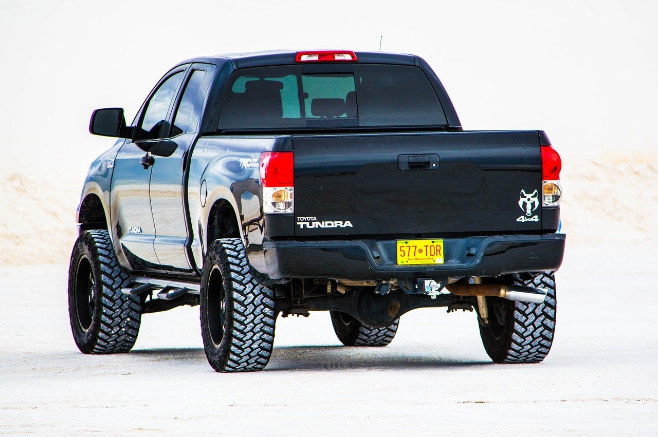2022 Toyota Tundra kamyoneti, Kamyon Savaşlarına hibrit güç ve bulut tabanlı navigasyon sistemi getiriyor