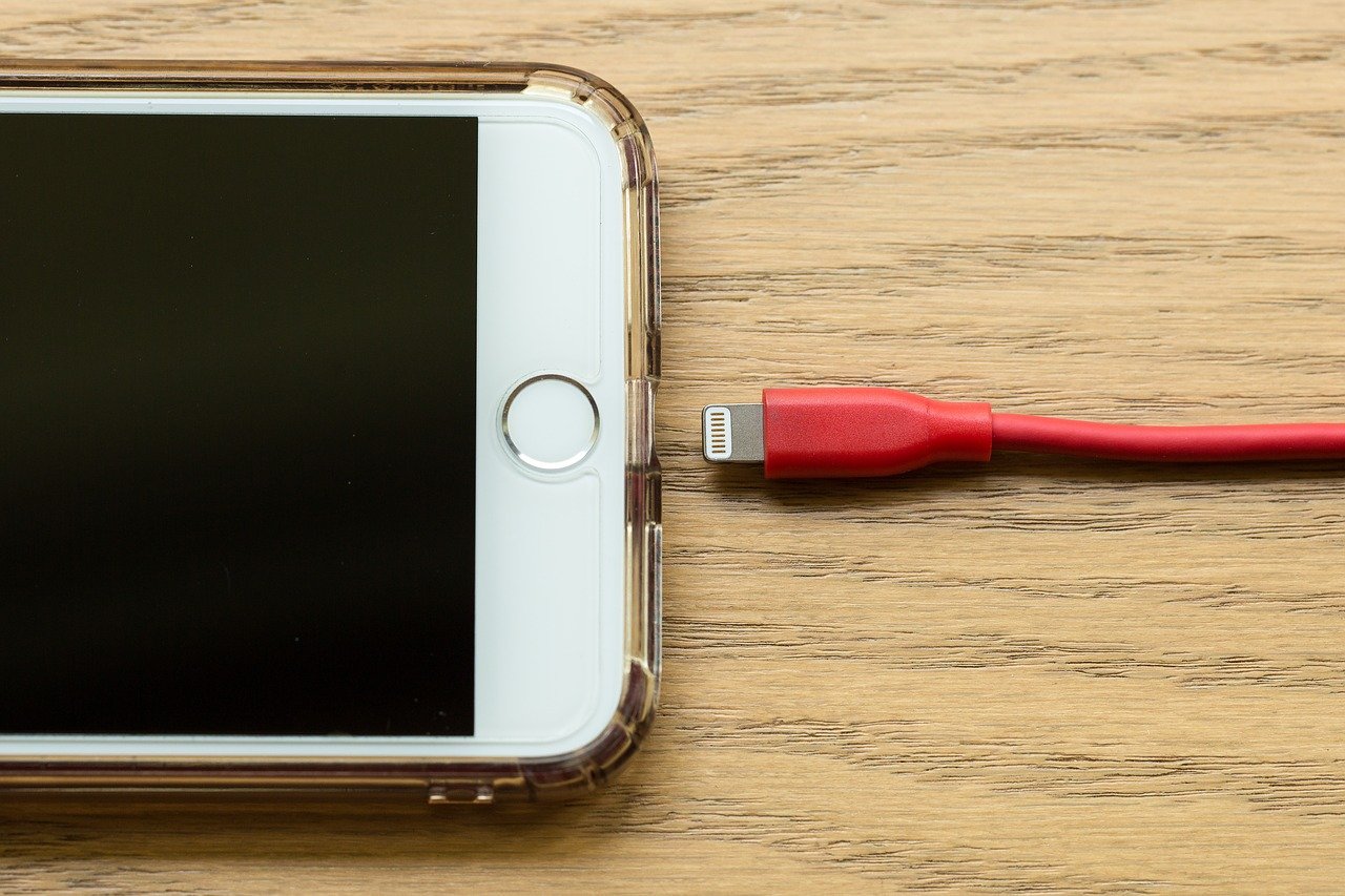 Telefon şarj olmuyor mu? Önce bu basit, ucuz numarayı deneyin
