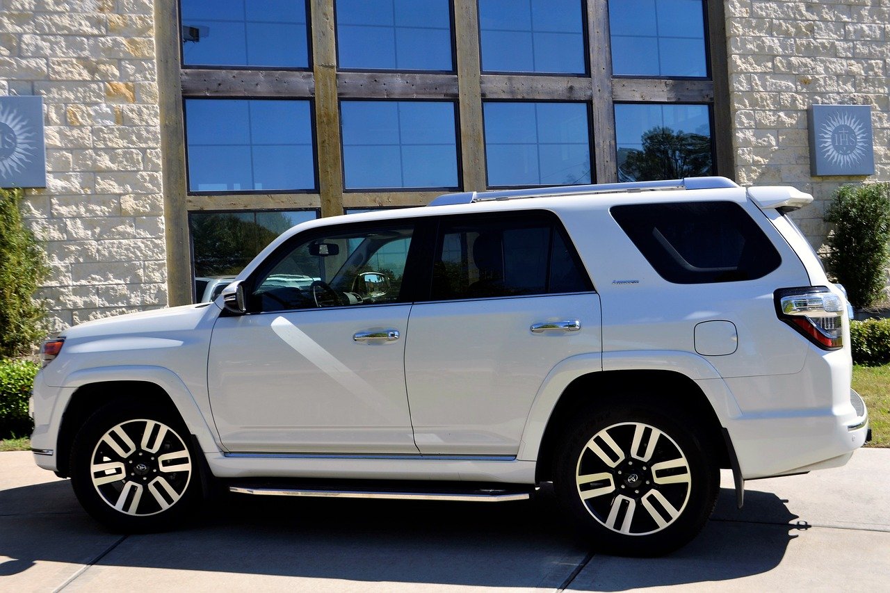 2023 Toyota Sequoia, Tundra kemiklerini ve hibrit V-6'yı getiriyor