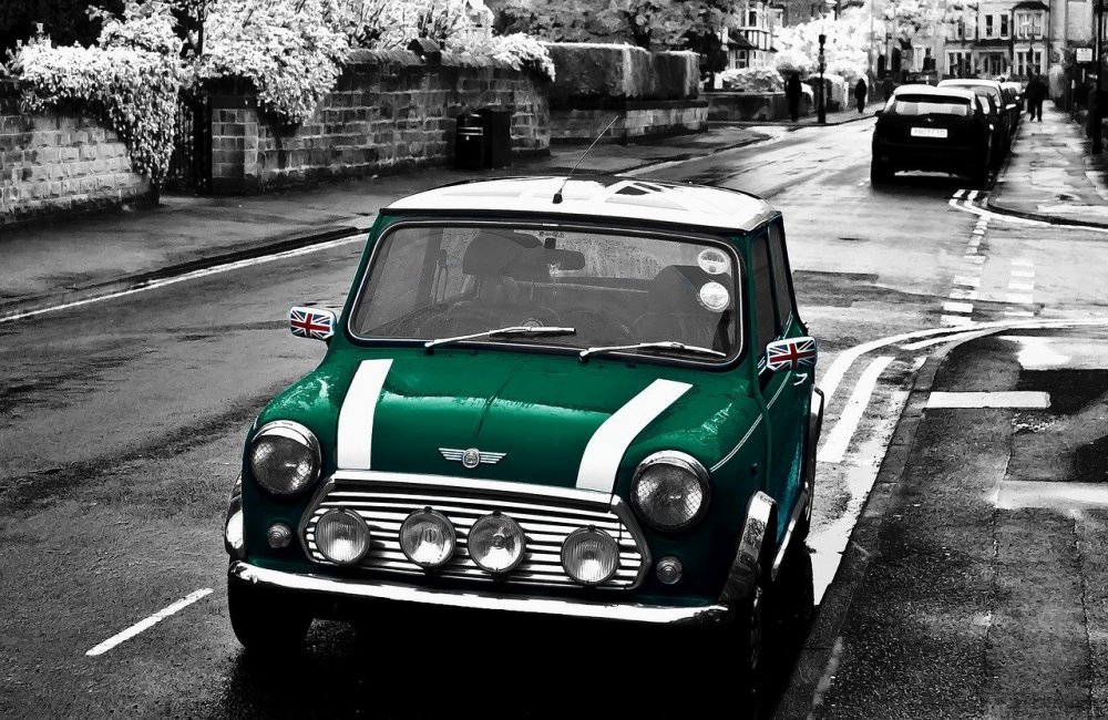 british-racing-green-2517484.jpg