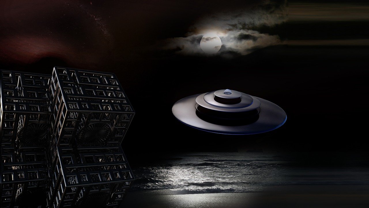Pentagon enteresan yeni UFO görüntüleri gösteriyor, ancak yine de muhtemelen uzaylılar olmadığını söylüyor