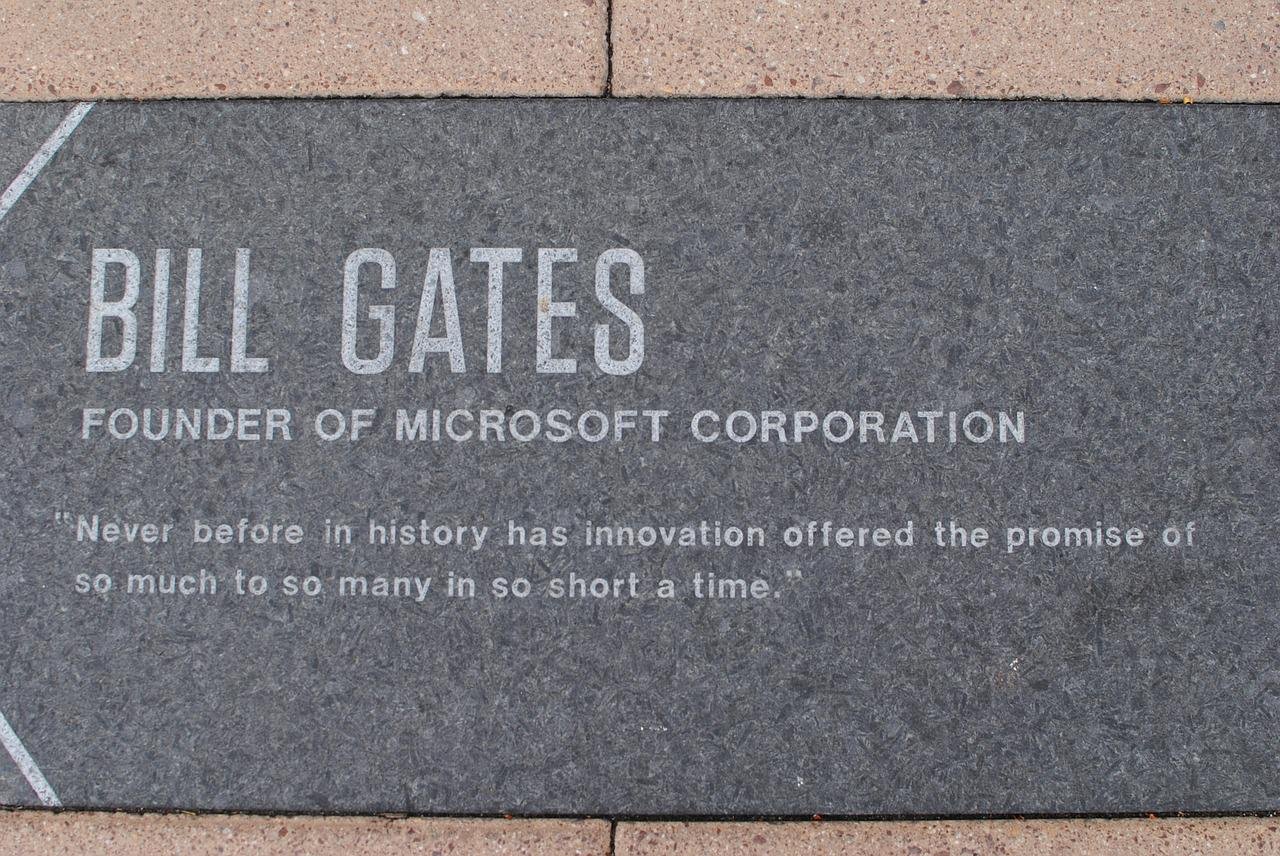 Bill Gates, parasının 'neredeyse tamamını' verme taahhüdünün onu dünyanın en zenginler listesinden sileceğini söyledi