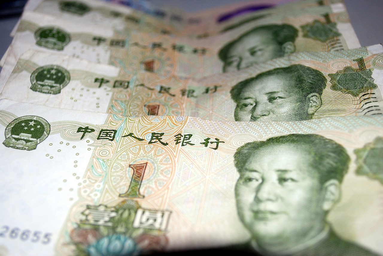 Pekin'in yuan'ın 1994'ten bu yana kötü gidişini durduramadığı için, devlet bankalarına büyük bir dolar satışı ve yuan satın alma çılgınlığına hazırlanmalarını söylüyor