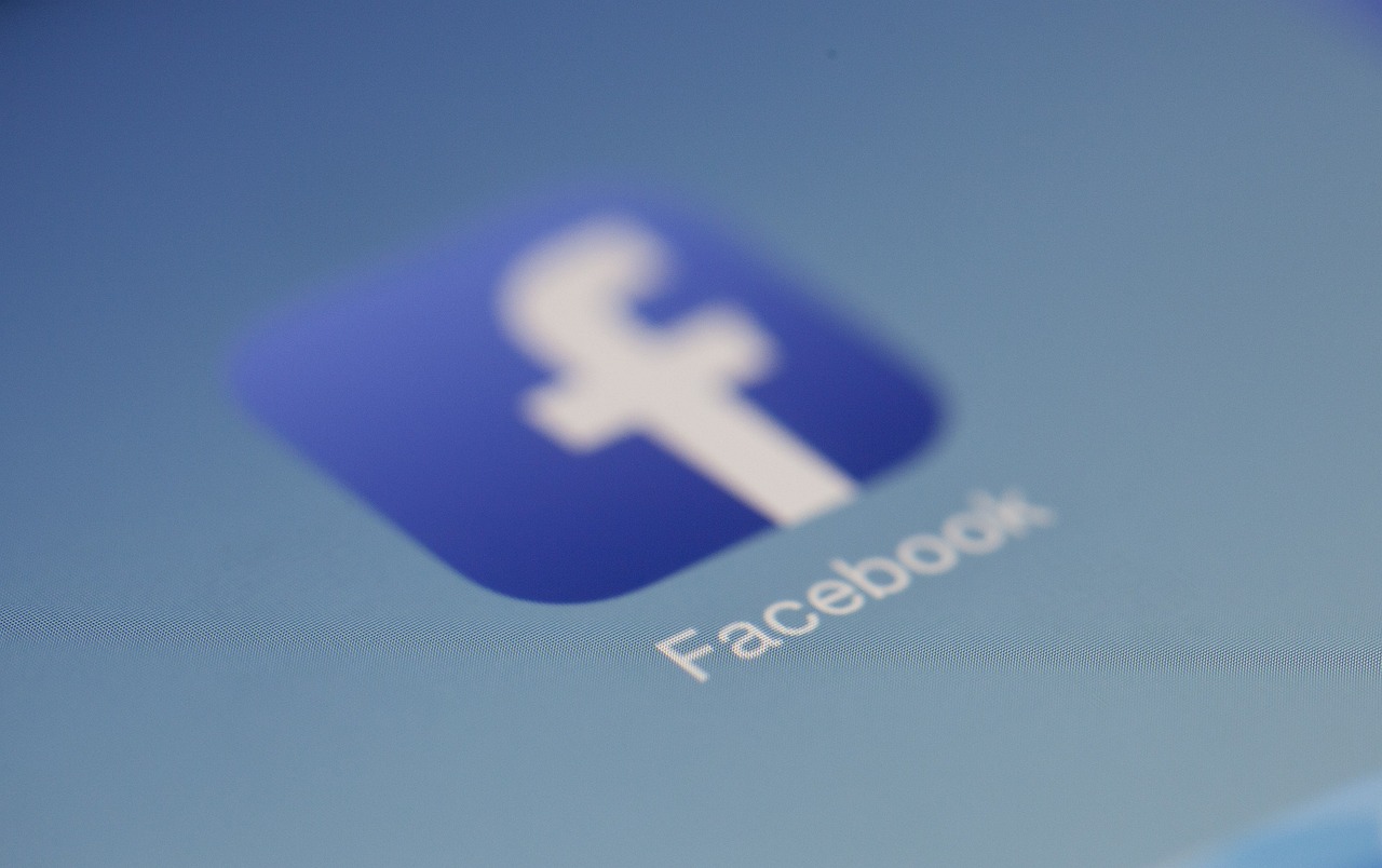 Mark Zuckerberg Neden Apple'a Sözlü Saldırıyor?
