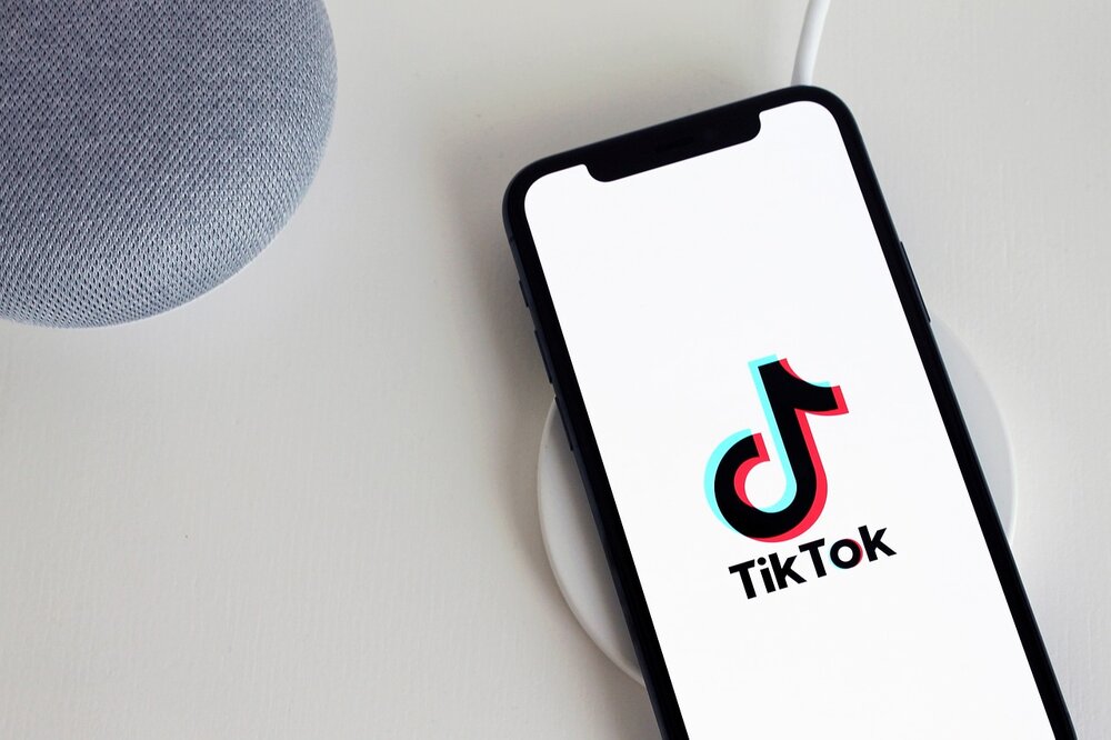 tiktok-5064078.jpg