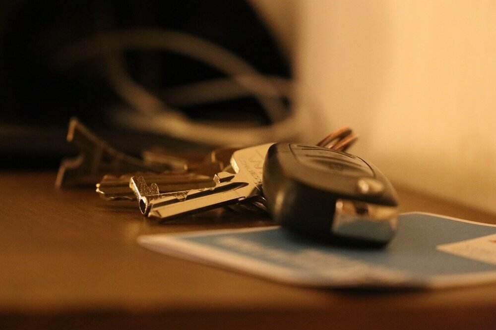 car-key-2648850.jpg