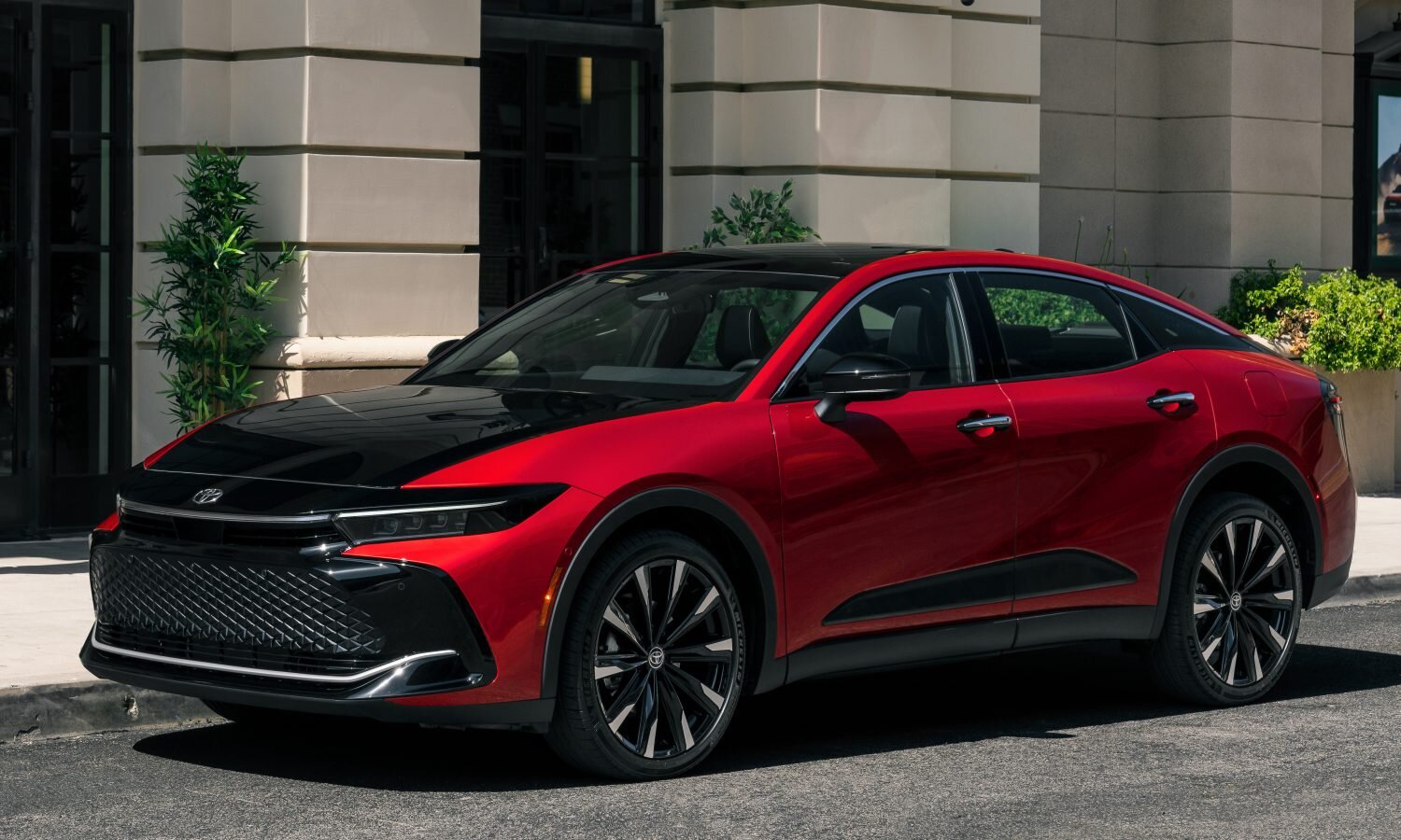 2024 Toyota Crown Sport, Sedan, Estate İlk Ayrıntıları Yayınlandı