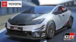 Toyota, İkonik Hibrit Aracına Düşünülemezi Yaptı