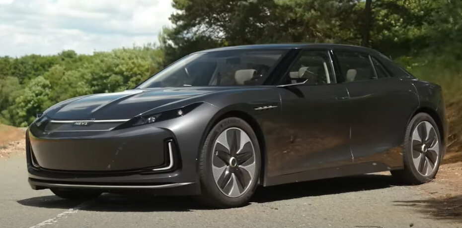 Emily GT ile Tanışın: Saab Mühendisleri Tarafından Yapılan 965 KM Menzilli Elektrikli Otomobil