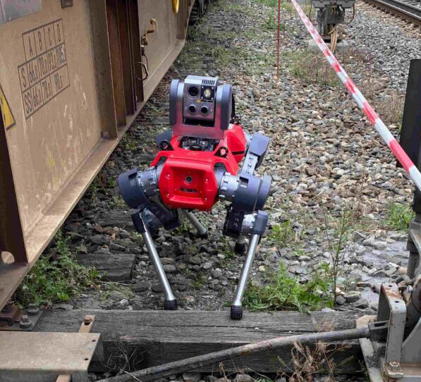 İsviçreli Araştırmacılar Gelişmiş Manipülasyon Görevleri için Devrim Yaratan Dört Ayaklı Robot Geliştirdi