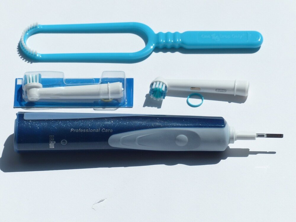 toothbrush-115105.jpg