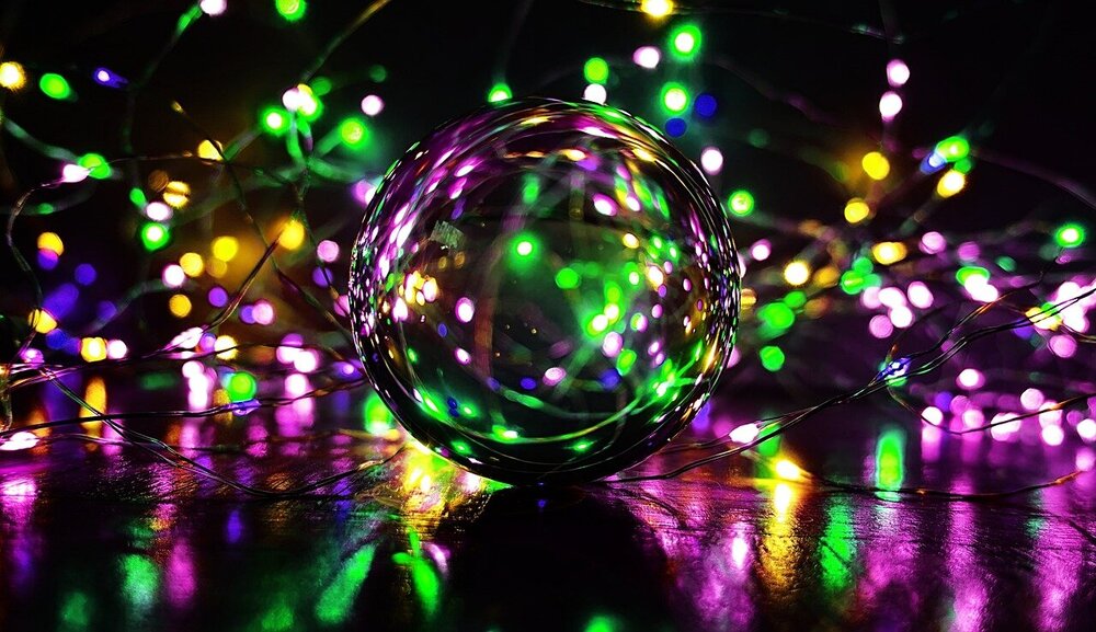 crystal-ball-photography-3894871.jpg