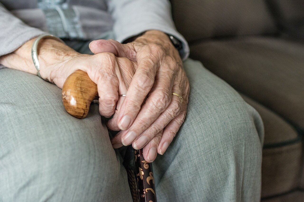 Bir Kişinin Ölüme Yaklaştığını Gösteren 11 Olası Uyarı İşareti