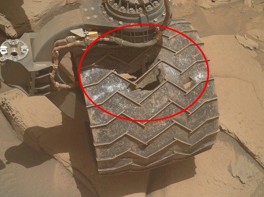 12 Yıllık Mars Yolculuğu Curiosity'nin Tekerleklerine Ne Yaptı?